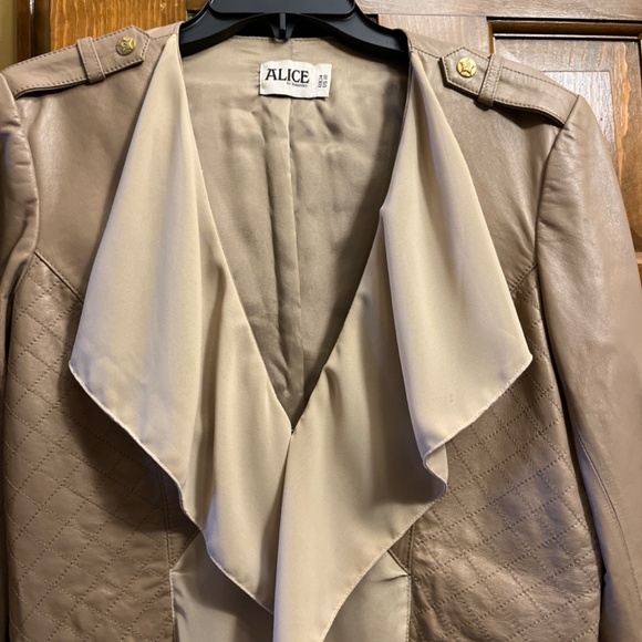 Super Cute Real Nappa Leather Jacket.  Taupe Color Leather.  Sz. 10. - Picture 2 of 13